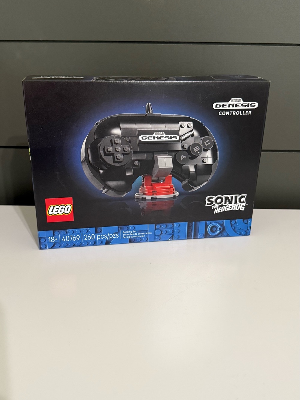 LEGO 40769 Sega Genesis Controller Display Model in Black and Red